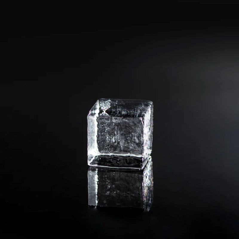 Hand-cut crystal-clear ice cube 5cm or 5.5cm, Malaysia